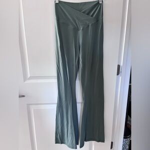 Aerie Offline V Waist Flare Green Leggings